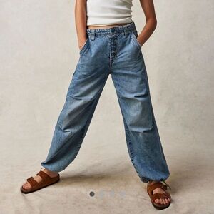 EUC free People We The Free Newbies Solid Slouchy Jeans, size Large